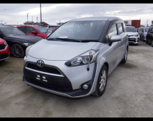 Toyota Sienta 2015
