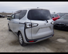 Toyota Sienta 2015