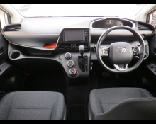 Toyota Sienta 2015