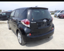 Toyota Ractis 2015