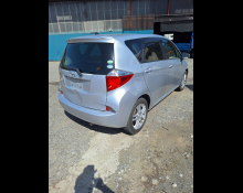 Toyota Ractis 2013