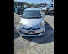 Toyota Ractis 2013