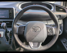 Toyota Sienta 2015