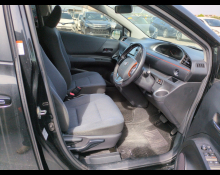 Toyota Sienta 2015