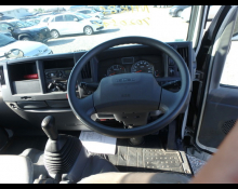 Isuzu Elf 2017