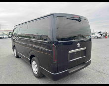 Toyota Hiace 2016