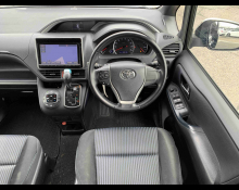 Toyota Voxy 2015