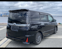 Toyota Voxy 2015