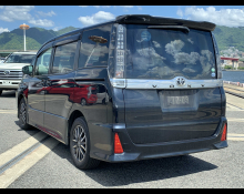 Toyota Voxy 2017