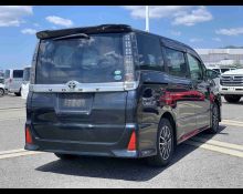 Toyota Voxy 2017