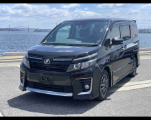 Toyota Voxy 2017