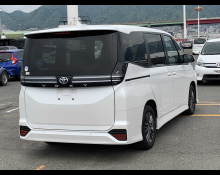 Toyota Voxy 2022