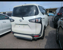 Toyota Sienta 2021