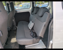Nissan NV200 2022