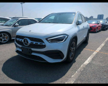 Mercedes Benz GLA-class 2021