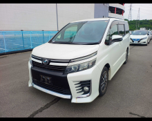 Toyota Voxy 2015