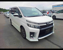 Used Toyota Voxy Cars For Sale in Japan