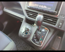 Toyota Voxy 2015