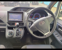 Toyota Voxy 2015