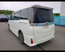 Toyota Voxy 2015