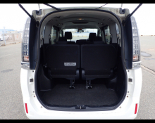 Toyota Voxy 2016