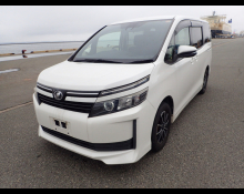 Toyota Voxy 2016