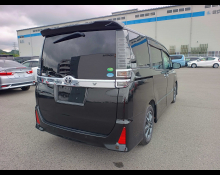 Toyota Voxy 2020