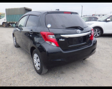 Toyota Vitz 2015