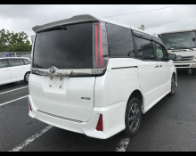 Toyota Noah 2018