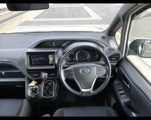 Toyota Voxy 2016