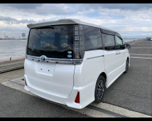 Toyota Voxy 2016