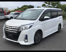 Toyota Noah 2015