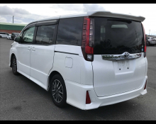 Toyota Noah 2015