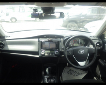 Toyota Corolla Axio 2016