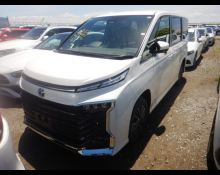 Toyota Voxy 2025