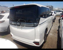 Toyota Voxy 2025