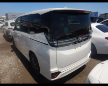 Toyota Voxy 2025