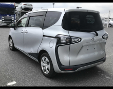 Toyota Sienta 2021