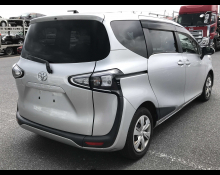 Toyota Sienta 2021