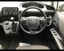 Toyota Sienta 2021