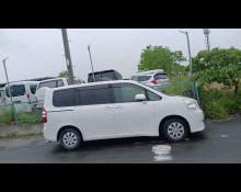 Toyota Noah 2013
