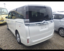 Toyota Voxy 2019