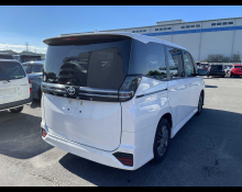 Toyota Voxy 2023