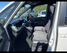 Toyota Voxy 2023
