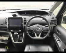 Nissan Serena 2017