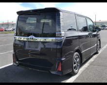 Toyota Voxy 2020