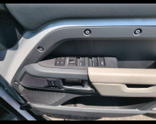 Land Rover Deffender 2023