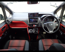 Toyota Voxy 2017