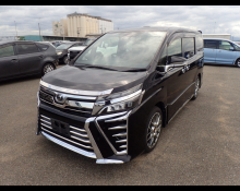 Toyota Voxy 2017