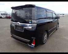 Toyota Voxy 2017